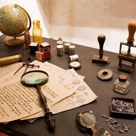 Surprenantes- Jules Verne מראה חיצוני תמונה